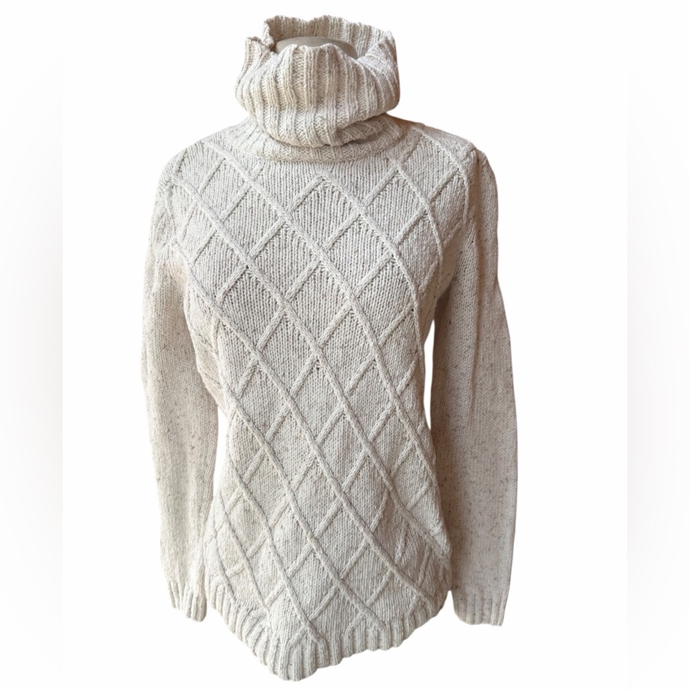 Late 1990s/Y2K Jones New York Signature Oatmeal Chunky Cable-Knit Turtleneck Swe
